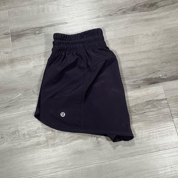 Lululemon Tracker Short V (4") - Picture 4 of 6